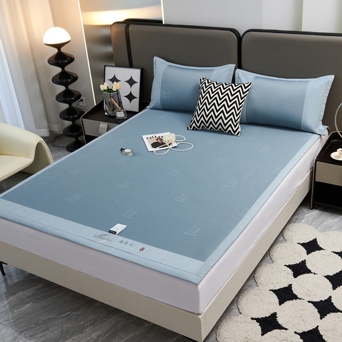 91家纺网 家纺一手货源 找家纺 青雅席业 2025新款A类母婴级刺绣冰豆豆凉席 天鹅湖-蓝