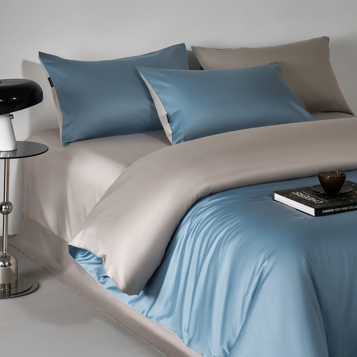 91家纺网 家纺一手货源 找家纺 秀色家纺 2025新款轻奢60支贡缎高支贡缎长绒棉全棉四件套简约纯色床上被套床单床笠式 米朵-静谧蓝烟墨灰