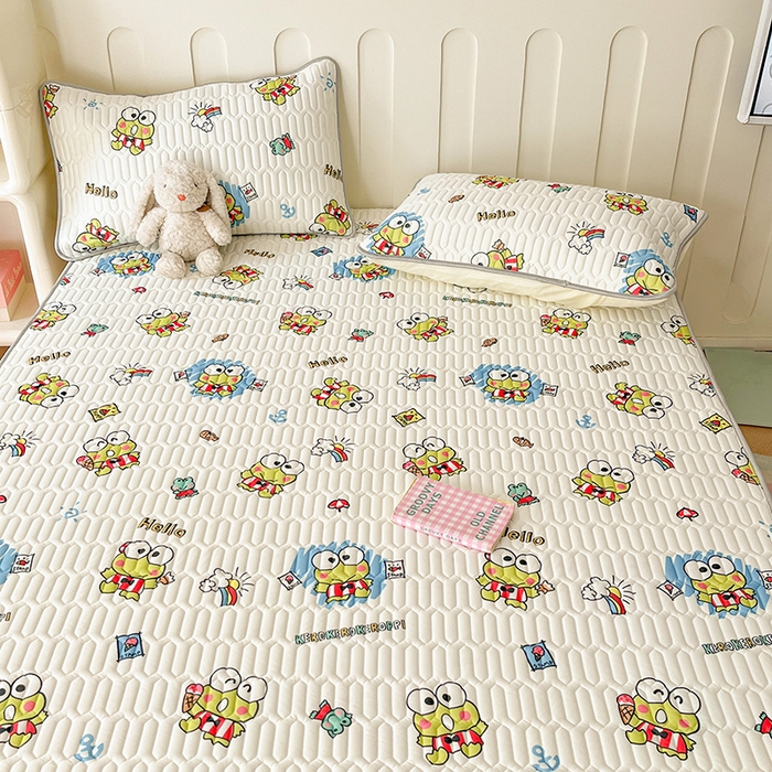 91家纺网 家纺一手货源 找家纺 金爱家 2024新款A类三丽鸥高品质可组合凉感丝乳胶席牛奶丝针织棉软糯夏被四件套 乳胶席-彩虹大眼蛙