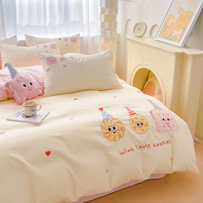 91家纺网 家纺一手货源 找家纺 亲亲公主 2025新款全棉可爱刺绣四件套 粉色曲奇