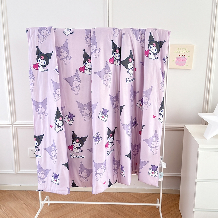 91家纺网 家纺一手货源 找家纺 博雅 2024新款三丽鸥正版系列A类牛奶丝软糯针织棉大豆纤维夏被 针织棉（带防伪标）开心库洛米