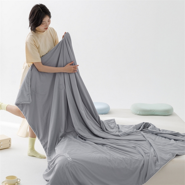 91家纺网 家纺一手货源 找家纺 （总）丝幔家纺 2025新款A类提花绣花凉感夏被 被子被芯