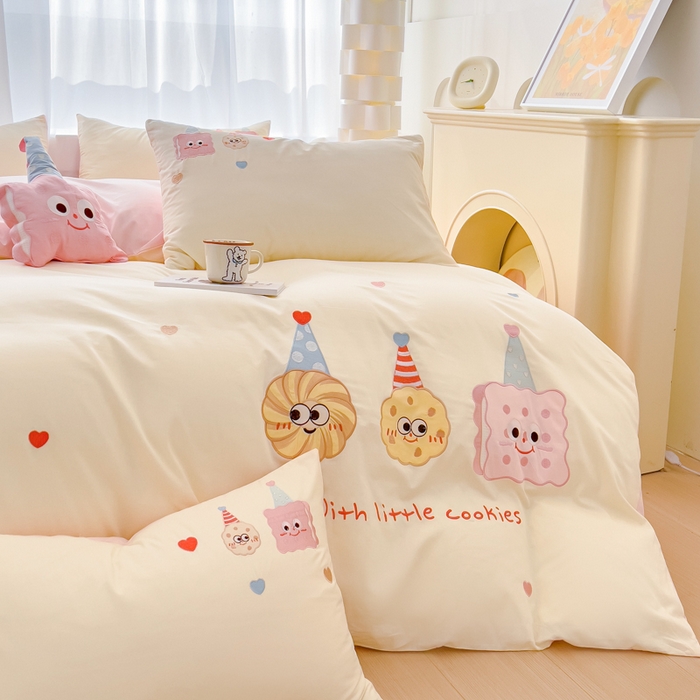 91家纺网 家纺一手货源 找家纺 亲亲公主 2025新款全棉可爱刺绣四件套 粉色曲奇