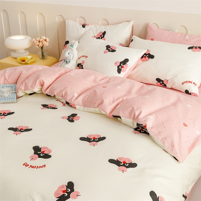 91家纺网 家纺一手货源 找家纺 红粉佳人家纺  2024新款纯棉卡通小清新四件套及单品 恰恰狗