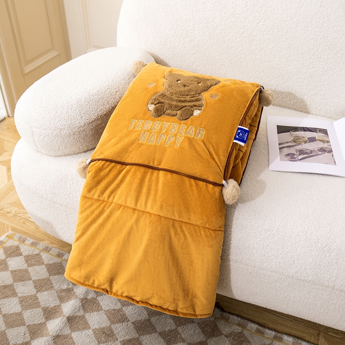 91家纺网 家纺一手货源 找家纺 枕芯真意 2024新款宝宝绒抱枕被 琥珀黄