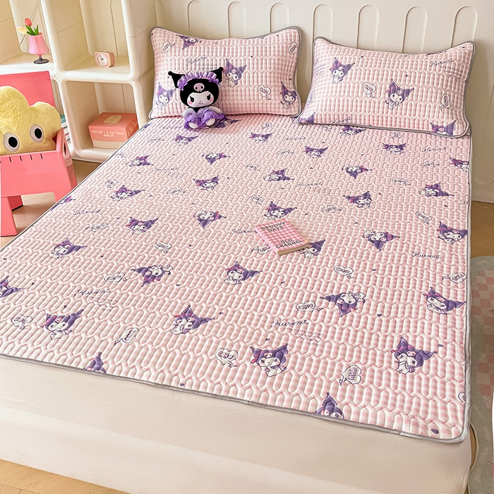 91家纺网 家纺一手货源 找家纺 金爱家 2024新款A类三丽鸥高品质可组合凉感丝乳胶席牛奶丝针织棉软糯夏被四件套 乳胶席-紫色库洛米之心