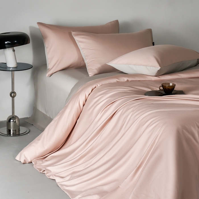 91家纺网 家纺一手货源 找家纺 秀色家纺 2025新款轻奢60支贡缎高支贡缎长绒棉全棉四件套简约纯色床上被套床单床笠式 米朵-蕊粉灰