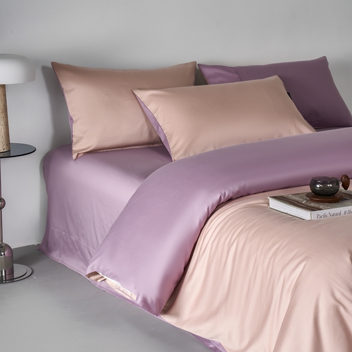 91家纺网 家纺一手货源 找家纺 秀色家纺 2025新款轻奢60支贡缎高支贡缎长绒棉全棉四件套简约纯色床上被套床单床笠式 米朵-茱萸粉乌梅紫