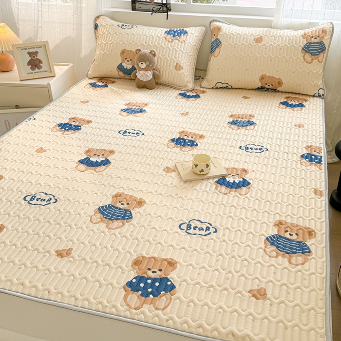 91家纺网 家纺一手货源 找家纺 佰亿莱2024新款小清新印花乳胶凉席 咖啡熊仔