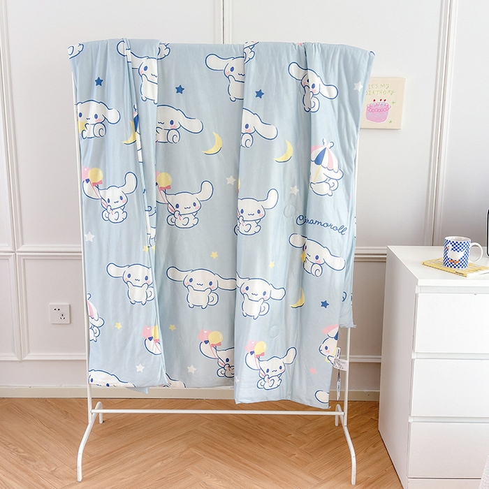 91家纺网 家纺一手货源 找家纺 博雅 2024新款三丽鸥正版系列A类牛奶丝软糯针织棉大豆纤维夏被 针织棉（带防伪标）气球玉桂狗