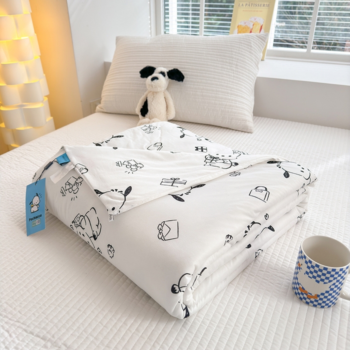 91家纺网 家纺一手货源 找家纺 博雅 2024新款三丽鸥正版系列A类牛奶丝软糯针织棉大豆纤维夏被 针织棉（带防伪标）黑白帕恰狗