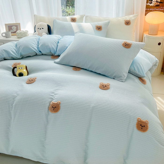 91家纺网 家纺一手货源 找家纺 慕尚 2025新款全棉华夫格毛巾绣四件套 华夫格小熊仔蓝