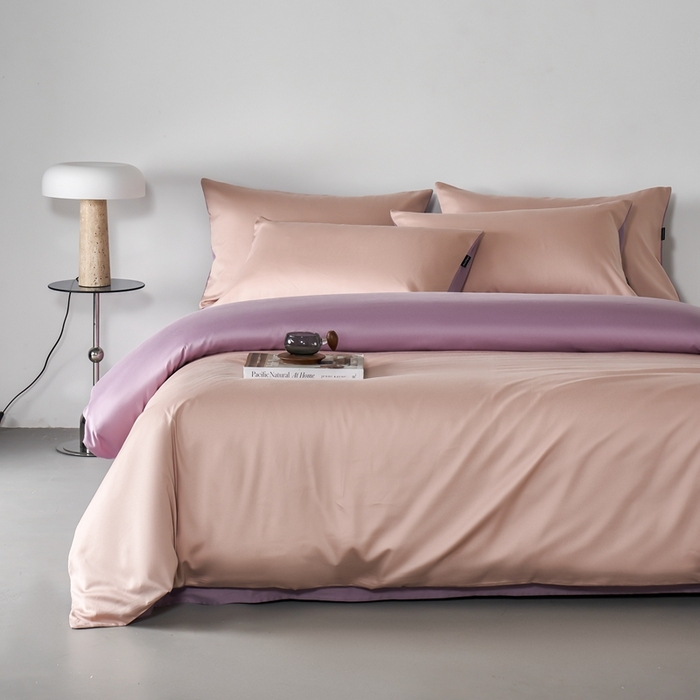 91家纺网 家纺一手货源 找家纺 秀色家纺 2025新款轻奢60支贡缎高支贡缎长绒棉全棉四件套简约纯色床上被套床单床笠式 米朵-茱萸粉乌梅紫