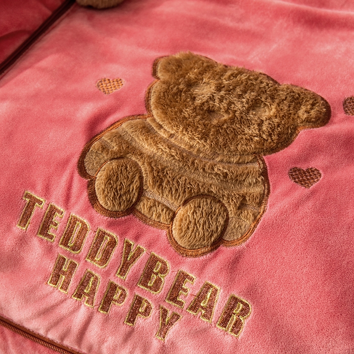 91家纺网 家纺一手货源 找家纺 枕芯真意 2024新款宝宝绒抱枕被 玫红