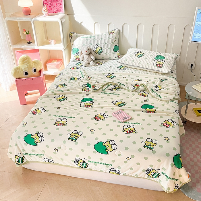 91家纺网 家纺一手货源 找家纺 金爱家 2024新款A类三丽鸥高品质可组合凉感丝乳胶席牛奶丝针织棉软糯夏被四件套 乳胶席-绿绿大眼蛙