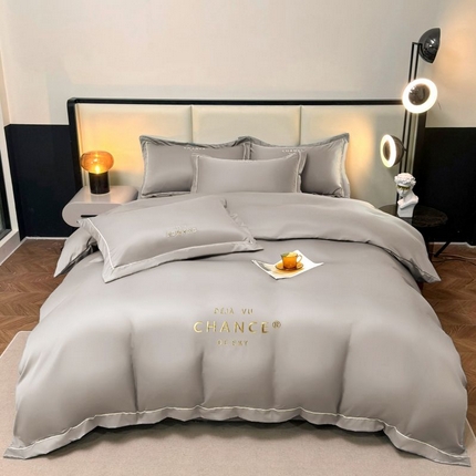 91家纺网 家纺一手货源 找家纺 （总）麦空 2025新款一字绣水洗真丝四件套-巧遇