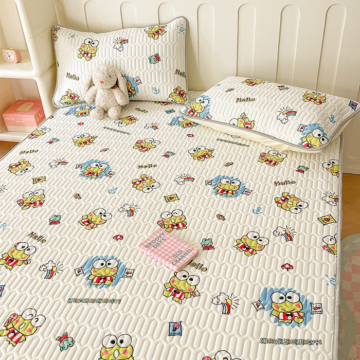 91家纺网 家纺一手货源 找家纺 金爱家 2024新款A类三丽鸥高品质可组合凉感丝乳胶席牛奶丝针织棉软糯夏被四件套 乳胶席-彩虹大眼蛙