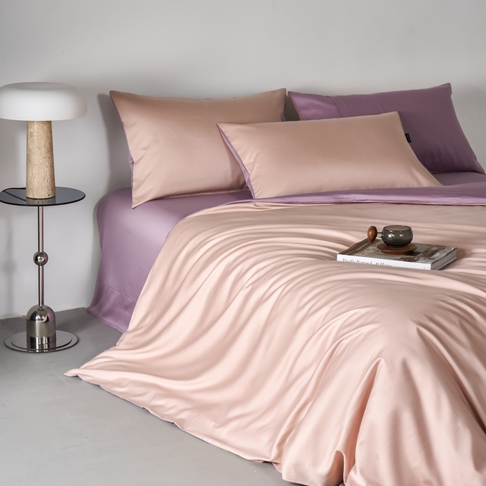 91家纺网 家纺一手货源 找家纺 秀色家纺 2025新款轻奢60支贡缎高支贡缎长绒棉全棉四件套简约纯色床上被套床单床笠式 米朵-茱萸粉乌梅紫