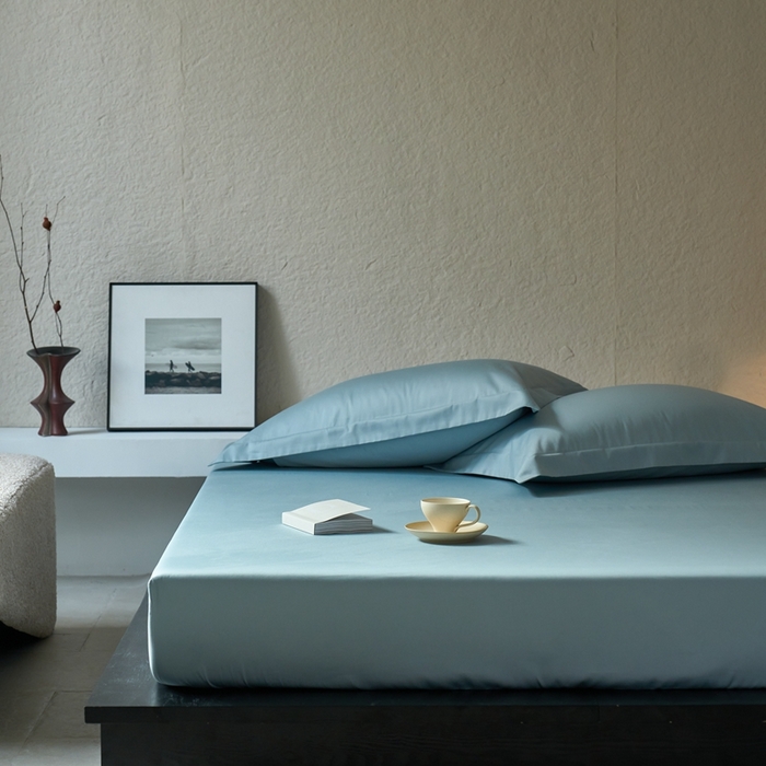 91家纺网 家纺一手货源 找家纺 秀色家纺 2025新款高端酒店50支贡缎长绒棉床笠单件纯棉全棉贡缎可裸睡单双人床上用品 梦易-雾霾蓝