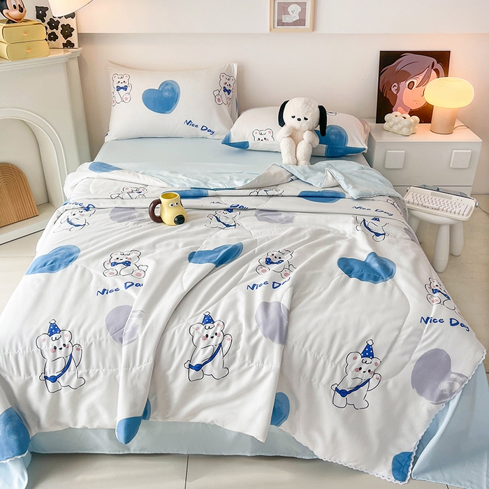 91家纺网 家纺一手货源 找家纺 倾慕家纺 新款A类小清新水洗棉小花边夏被系列 北极熊