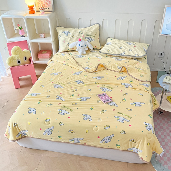 91家纺网 家纺一手货源 找家纺 金爱家 2024新款A类三丽鸥高品质可组合凉感丝乳胶席牛奶丝针织棉软糯夏被四件套 乳胶席-柠檬玉桂狗