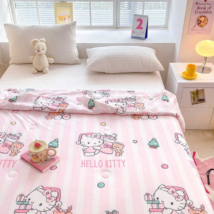 91家纺网 家纺一手货源 找家纺 博雅 2024新款三丽鸥正版系列A类牛奶丝软糯针织棉大豆纤维夏被 针织棉（带防伪标）kt小熊