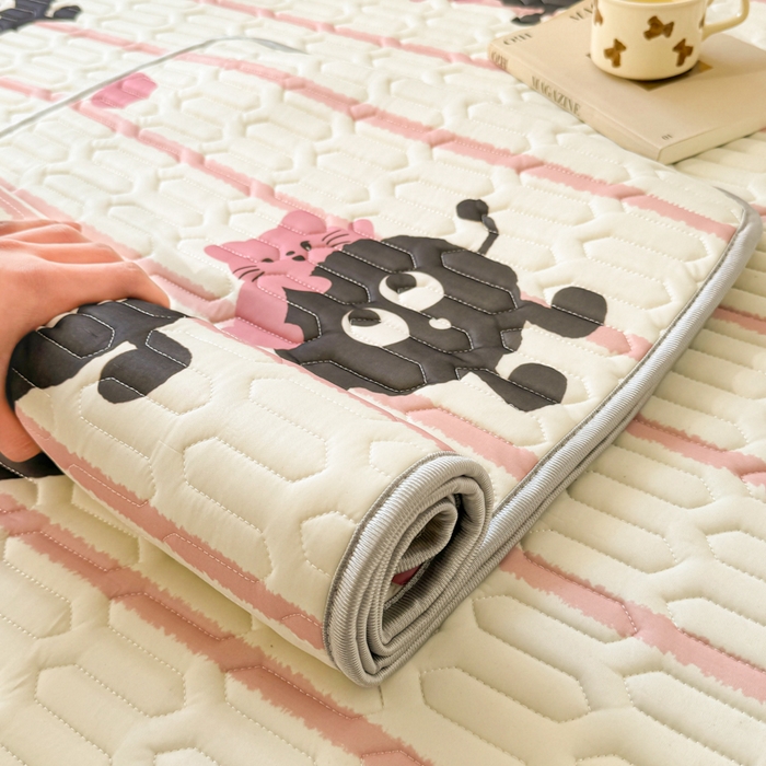 91家纺网 家纺一手货源 找家纺 佰亿莱2024新款小清新印花乳胶凉席 煤球