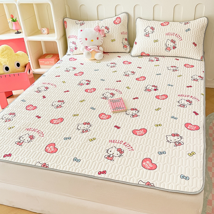 91家纺网 家纺一手货源 找家纺 金爱家 2024新款A类三丽鸥高品质可组合凉感丝乳胶席牛奶丝针织棉软糯夏被四件套 乳胶席-心心kitty