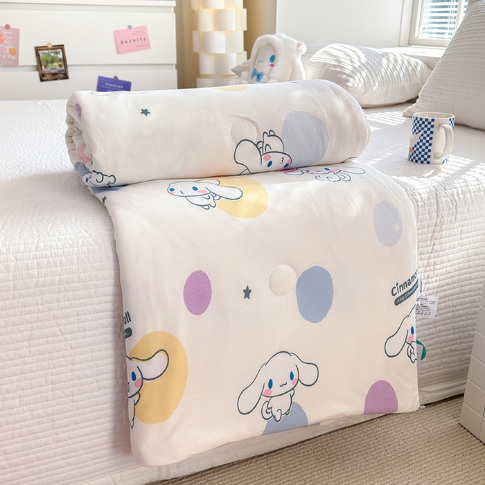 91家纺网 家纺一手货源 找家纺 博雅 2024新款三丽鸥正版系列A类牛奶丝软糯针织棉大豆纤维夏被 针织棉（带防伪标）彩色波点玉桂狗