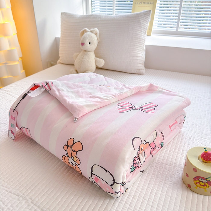 91家纺网 家纺一手货源 找家纺 博雅 2024新款三丽鸥正版系列A类牛奶丝软糯针织棉大豆纤维夏被 针织棉（带防伪标）kt小熊