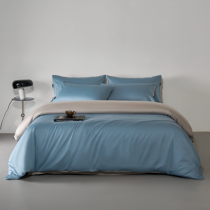 91家纺网 家纺一手货源 找家纺 秀色家纺 2025新款轻奢60支贡缎高支贡缎长绒棉全棉四件套简约纯色床上被套床单床笠式 米朵-静谧蓝烟墨灰