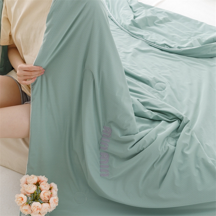 91家纺网 家纺一手货源 找家纺 丝幔家纺 2025新款A类提花绣花凉感夏被 被子被芯 西瓜绿