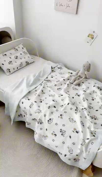 91家纺网 家纺一手货源 找家纺 嗨生活 2025新款全棉双层纱夏被毯儿童夏被幼儿园夏被 汽车乐园