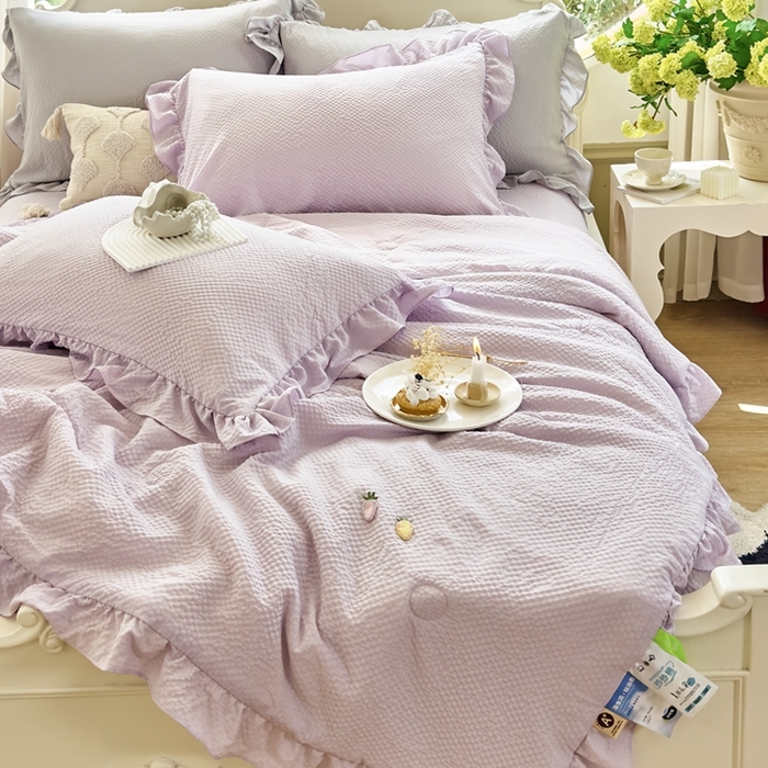 91家纺网 家纺一手货源 找家纺 米菲 2024新款泡泡棉纯色花边款夏被夏被四件套 丁香紫