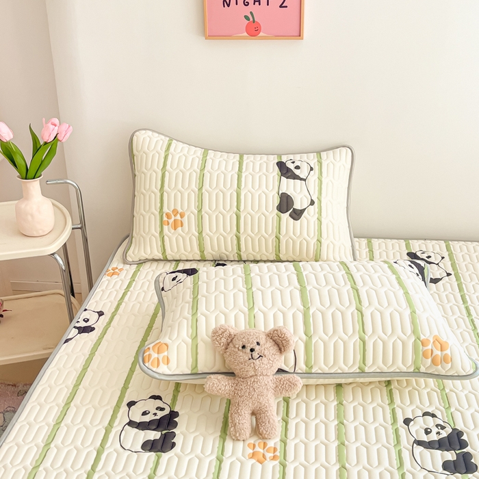 91家纺网 家纺一手货源 找家纺 沐慕 2024新款小清新印花乳胶凉席 熊猫嘟嘟