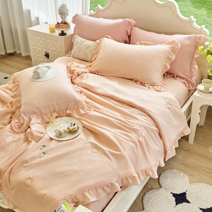 91家纺网 家纺一手货源 找家纺 米菲 2024新款泡泡棉纯色花边款夏被夏被四件套 樱花粉