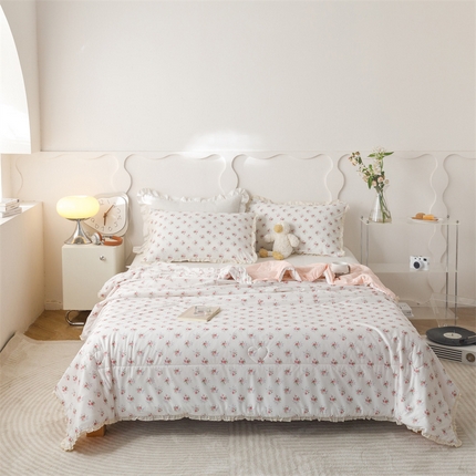 91家纺网 家纺一手货源 找家纺 有货 2024新款春夏新款法式针织棉印花夏被春秋被 颜月