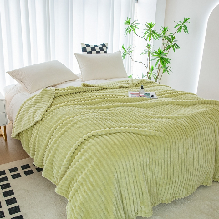 91家纺网 家纺一手货源 找家纺 卡琪曼 2024新款高克重魔法绒牛奶绒毛毯毯子 奶油绿