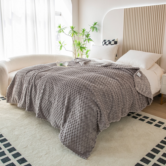 91家纺网 家纺一手货源 找家纺 卡琪曼 2025新款高克重金龟绒牛奶绒毛毯毯子 浅灰