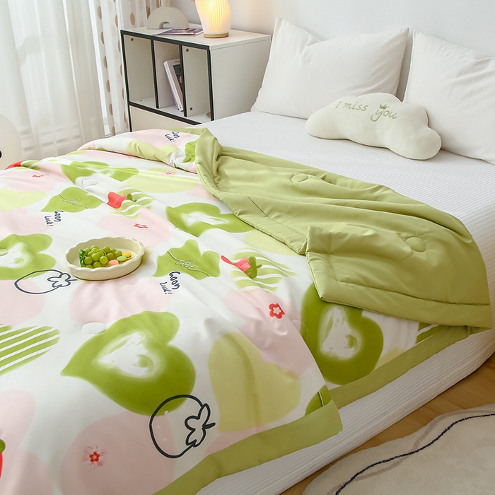 91家纺网 家纺一手货源 找家纺 爱宝被业 2025新款水洗棉麻双层纱夏凉被 甜心草莓