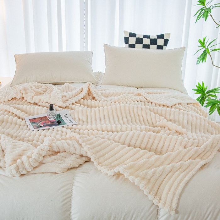 91家纺网 家纺一手货源 找家纺 卡琪曼 2024新款高克重魔法绒牛奶绒毛毯毯子 米白