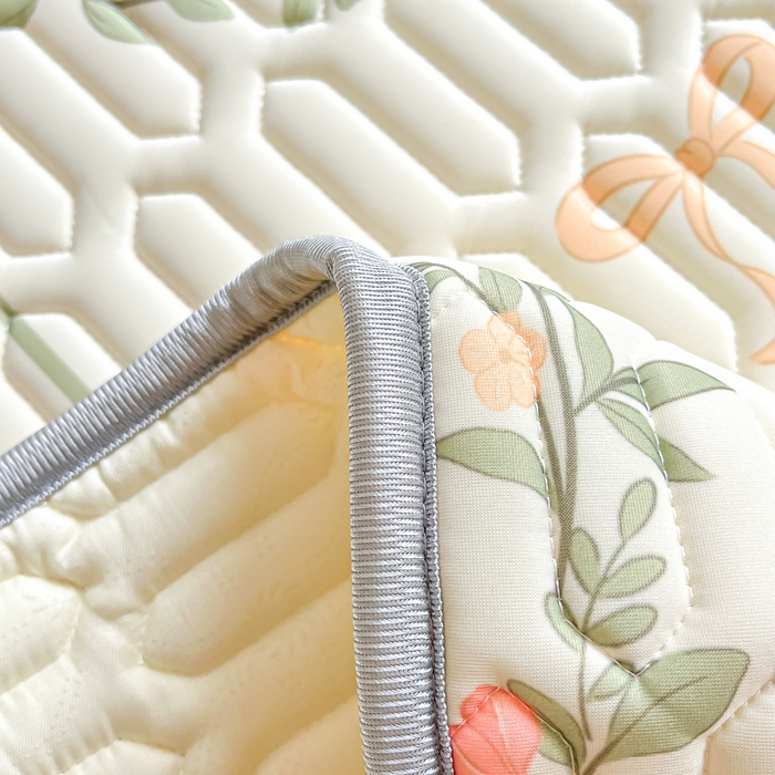 91家纺网 家纺一手货源 找家纺 沐慕 2024新款小清新印花乳胶凉席 花环兔兔