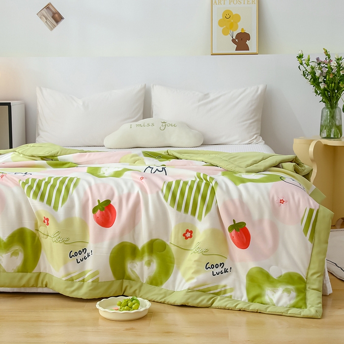 91家纺网 家纺一手货源 找家纺 爱宝被业 2025新款水洗棉麻双层纱夏凉被 甜心草莓