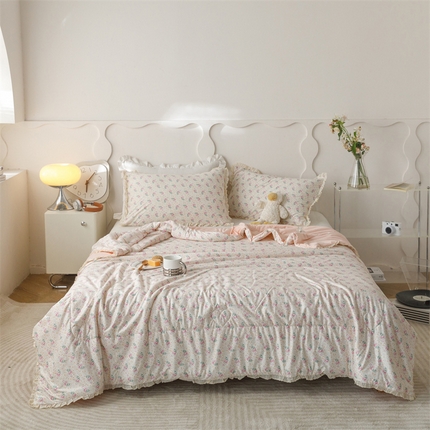 91家纺网 家纺一手货源 找家纺 有货 2024新款春夏新款法式针织棉印花夏被春秋被 倩茹