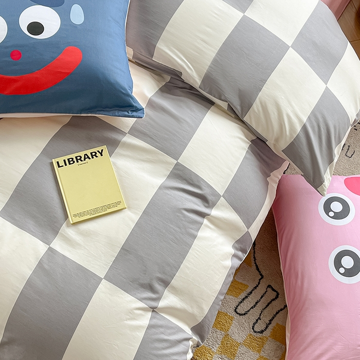 91家纺网 家纺一手货源 找家纺  2024新款大版枕套数码印花全棉四件套 灰格子