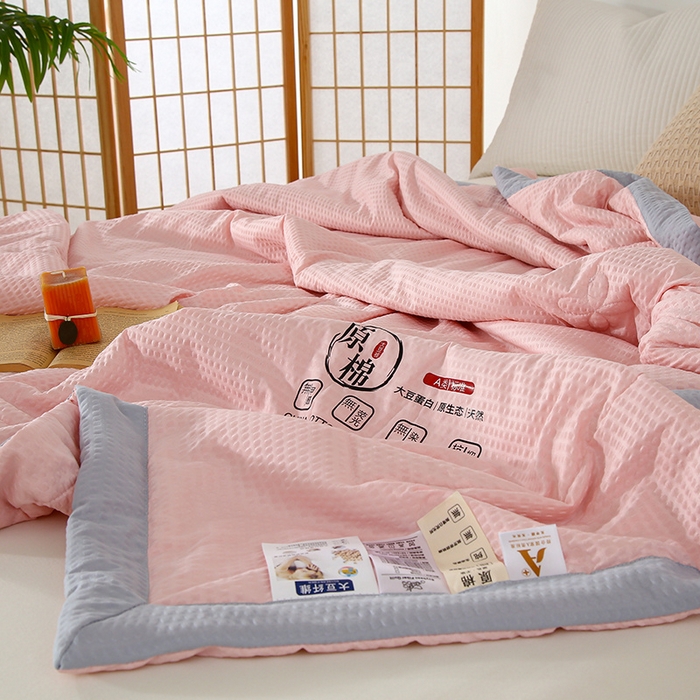 91家纺网 家纺一手货源 找家纺 爱宝被业 2025新款泡泡纱夏被 粉色
