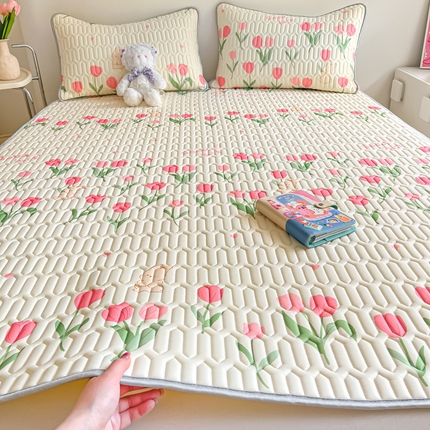 91家纺网 家纺一手货源 找家纺 沐慕 2024新款小清新印花乳胶凉席 甜蜜小兔