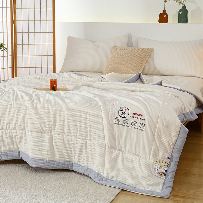 91家纺网 家纺一手货源 找家纺 爱宝被业 2025新款泡泡纱夏被 米黄