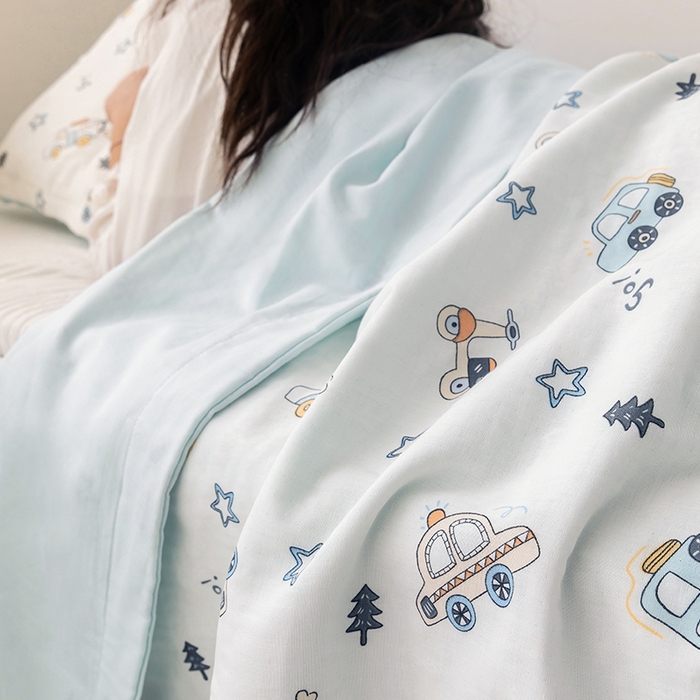 91家纺网 家纺一手货源 找家纺 嗨生活 2025新款全棉双层纱夏被毯儿童夏被幼儿园夏被 汽车乐园