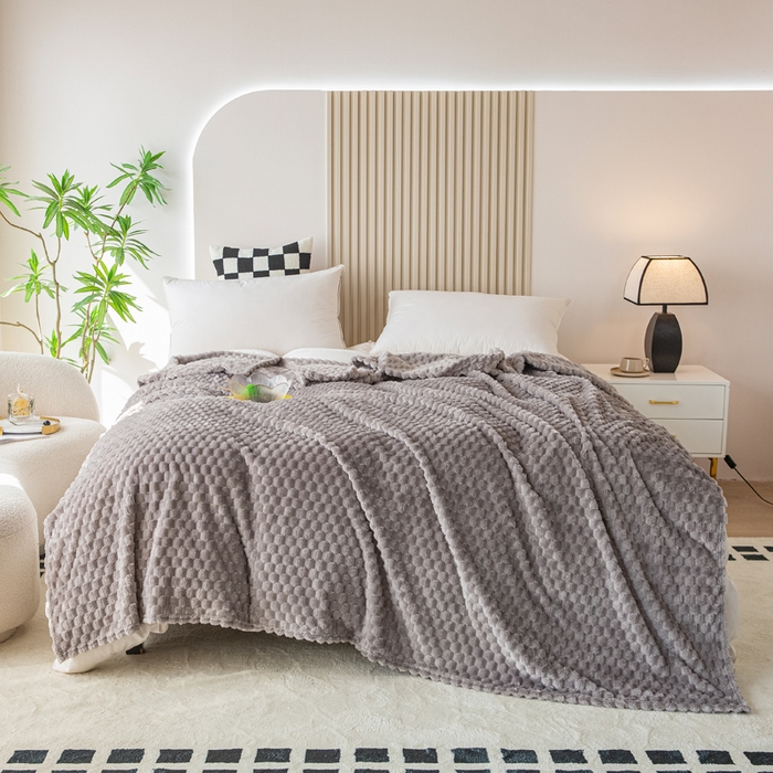 91家纺网 家纺一手货源 找家纺 卡琪曼 2025新款高克重金龟绒牛奶绒毛毯毯子 浅灰